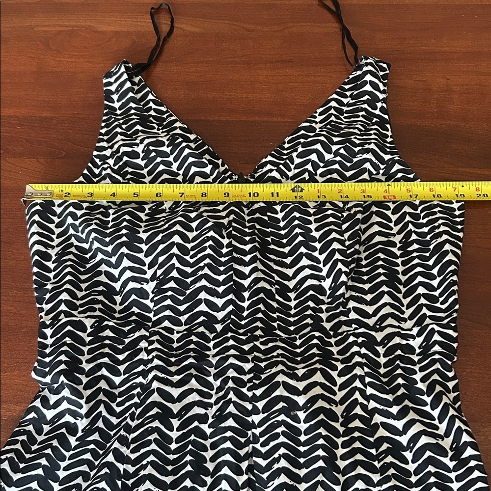 NWT East 5th Women’s Sz 12 Black & White Shift Double V Neck 100% Cotton - Picture 12 of 12